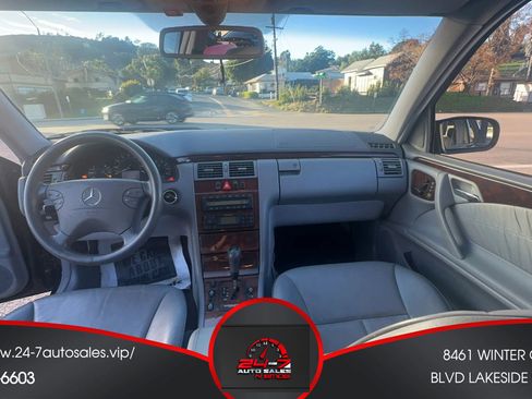 Used 2000 Mercedes-Benz E 320 Wagon image 9