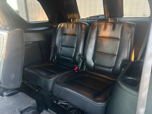 Used 2017 Ford Explorer Limited w/ Equipment Group 301A FWD image 28