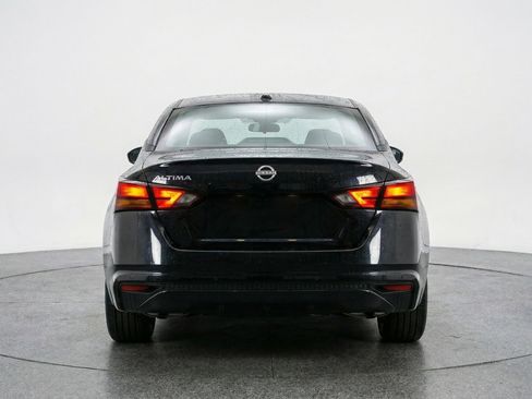 Used 2025 Nissan Altima 2.5 SV image 7