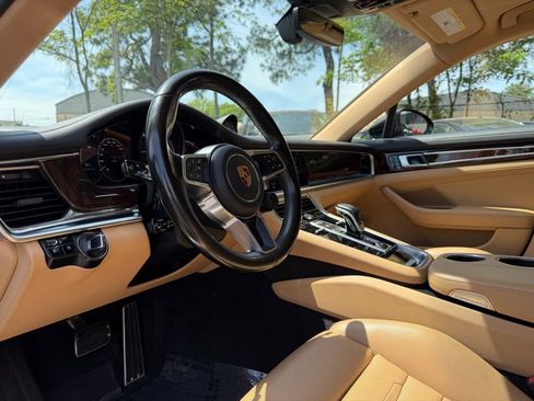 Used 2018 Porsche Panamera 4 w/ Premium Package Plus image 7