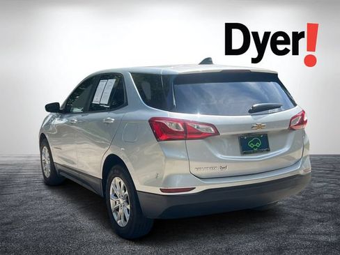 Used 2020 Chevrolet Equinox LS w/ LS Convenience Package FWD image 3