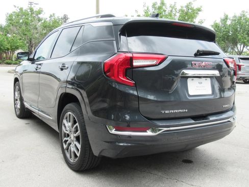 Used 2022 GMC Terrain Denali AWD/4WD image 4