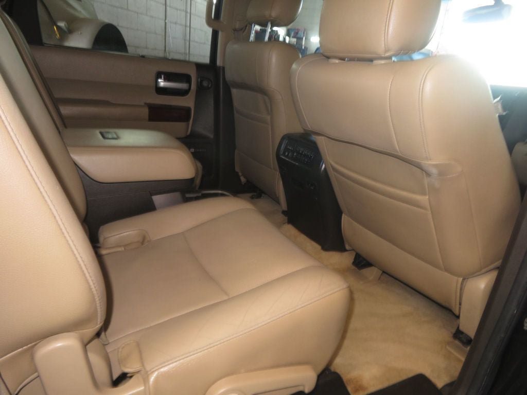 Used 2011 Toyota Sequoia Platinum AWD/4WD image 32