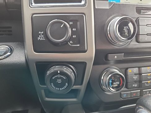 Used 2017 Ford F150 Lariat w/ Equipment Group 502A Luxury image 22