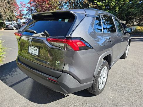 Used 2020 Toyota RAV4 LE AWD/4WD image 4