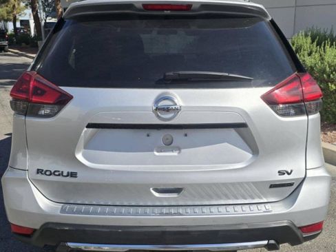 Used 2018 Nissan Rogue SV AWD/4WD image 6