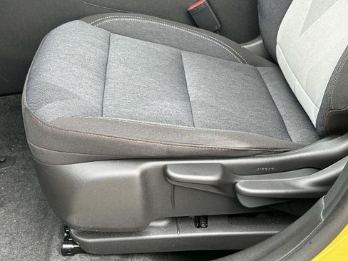 Certified 2024 Chevrolet Trax RS w/ Sunroof Package image 16