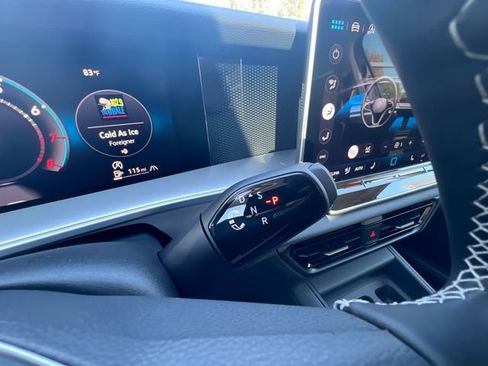 New 2025 Volkswagen Tiguan SE image 19