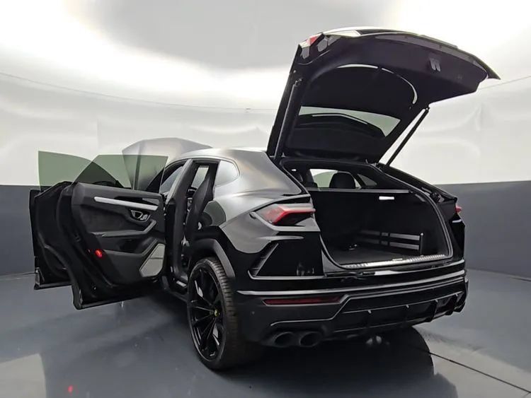 Used 2022 Lamborghini Urus AWD/4WD image 18