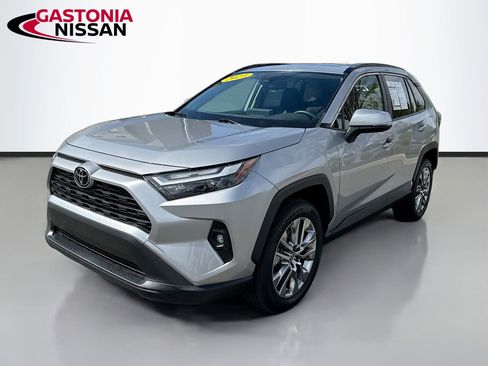 Used 2023 Toyota RAV4 XLE Premium FWD image 3
