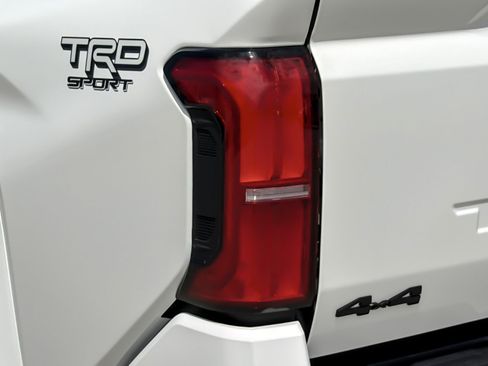 Certified 2026 Toyota Tacoma TRD Sport AWD/4WD image 25