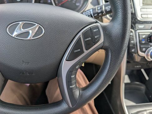 Used 2013 Hyundai Elantra GT FWD image 19