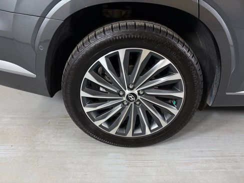 Used 2024 Hyundai Palisade Calligraphy image 11