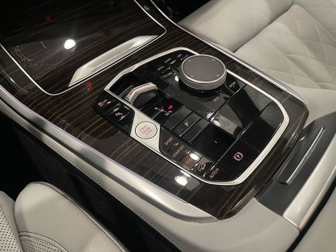 Used 2024 BMW X5 xDrive40i w/ Premium Package image 18