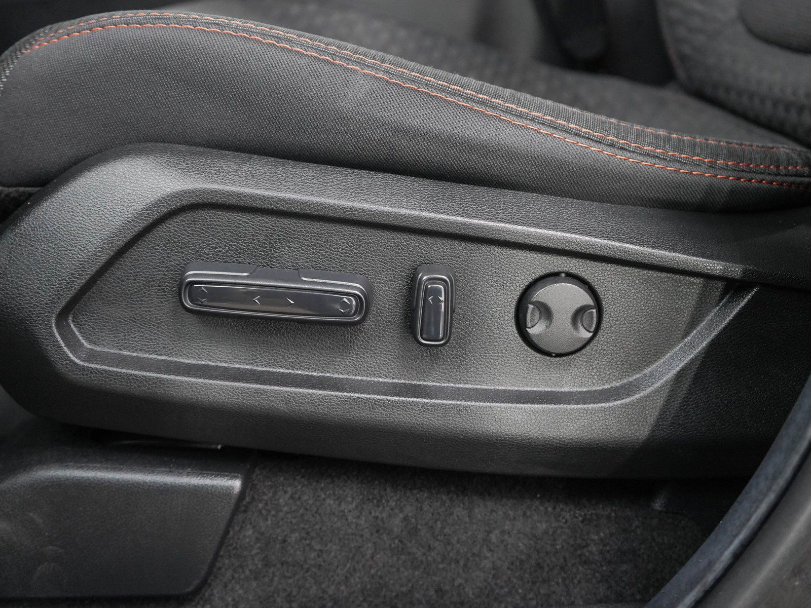 Used 2025 Honda Pilot Sport image 28