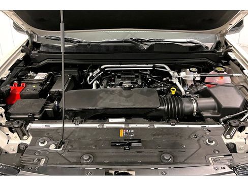 New 2026 Chevrolet Colorado ZR2 w/ Off-Road Front Bumper Package AWD/4WD image 12