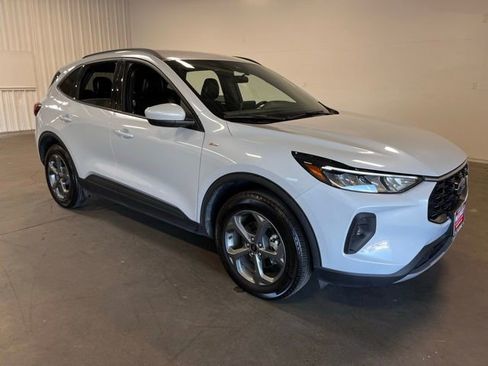 Used 2025 Ford Escape ST-Line Select AWD/4WD image 1