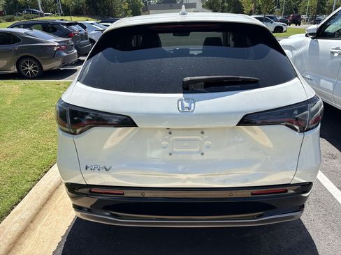 Used 2025 Honda HR-V EX-L image 8