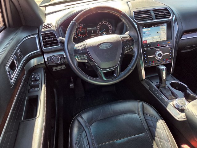 Used 2018 Ford Explorer Platinum AWD/4WD image 7