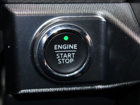 Used 2022 Ford F150 Platinum w/ FX4 Off-Road Package image 24