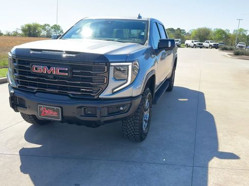 Used 2025 GMC Sierra 1500 AT4X image 3