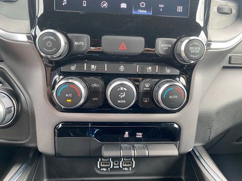 Used 2024 RAM 1500 Laramie AWD/4WD image 21