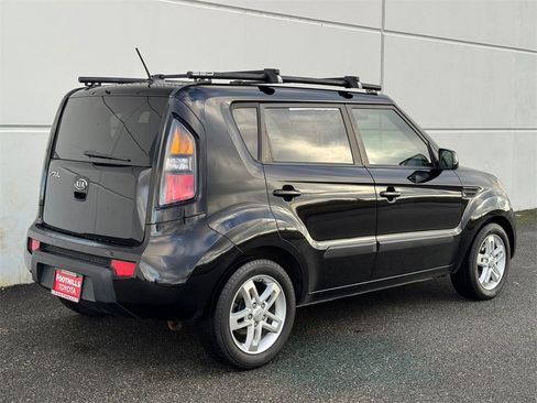Used 2011 Kia Soul + w/ Audio Pkg image 7