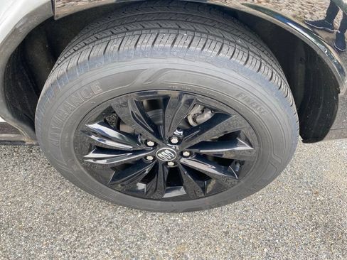 Used 2024 Buick Envista Sport Touring w/ Convenience I Package FWD image 8