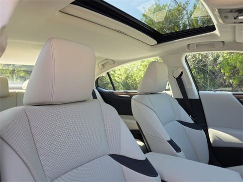 New 2025 Lexus ES 350 w/ Premium Package image 11