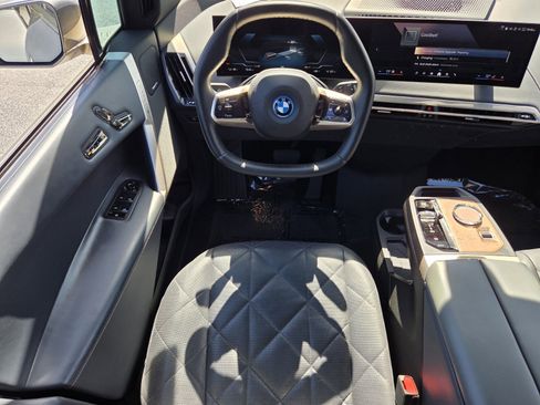 Used 2024 BMW iX xDrive50 w/ Premium Package AWD/4WD image 12