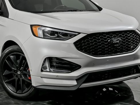 Used 2019 Ford Edge ST w/ Equipment Group 401A image 2
