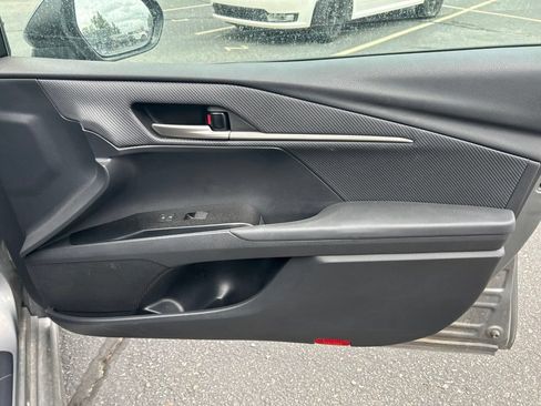 Used 2025 Toyota Camry SE FWD image 14