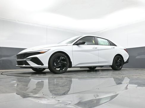 New 2026 Hyundai Elantra Sport FWD image 10