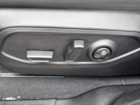 New 2026 Jeep Grand Cherokee Altitude AWD/4WD image 17