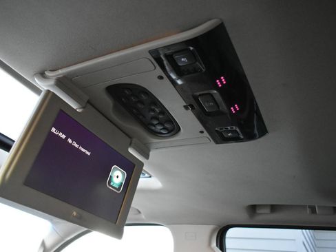 Used 2015 Chevrolet Suburban LTZ image 50