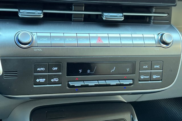 Certified 2024 Hyundai Kona SEL FWD image 26
