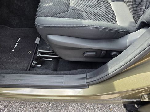Certified 2023 Subaru Forester Premium AWD/4WD image 19