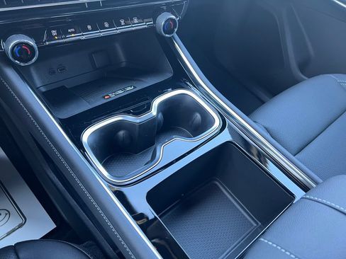 New 2026 Chevrolet Traverse LT FWD image 40