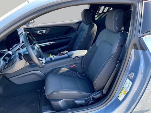 Used 2025 Ford Mustang Coupe RWD image 7