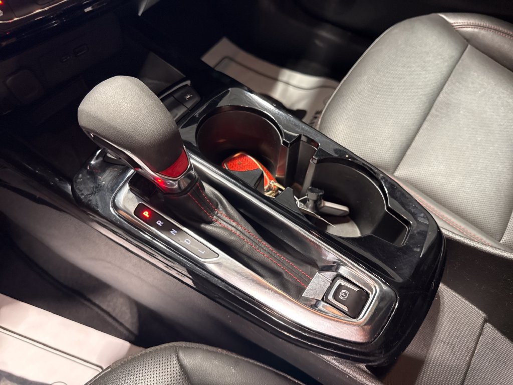Used 2025 Chevrolet Trax RS w/ Sunroof Package FWD image 22