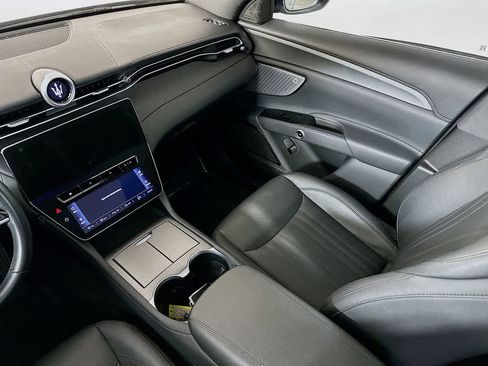 Used 2023 Maserati Grecale GT image 11