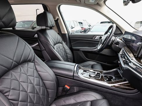 Used 2024 BMW X7 xDrive40i image 18