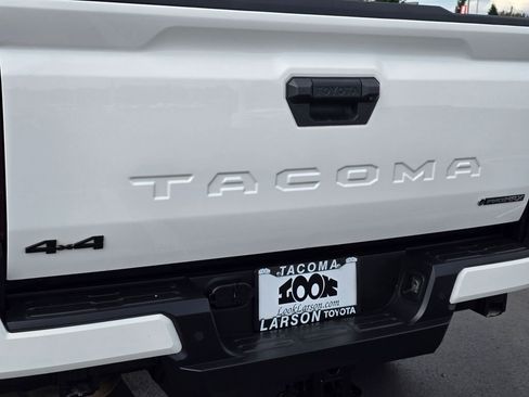 Used 2024 Toyota Tacoma TRD Off-Road image 18