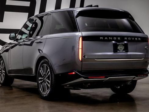 Used 2023 Land Rover Range Rover SE AWD/4WD image 28