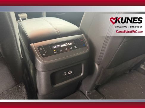 Used 2025 Nissan Pathfinder SV AWD/4WD image 34