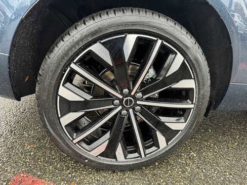 New 2026 Volvo XC60 B5 Ultra w/ Protection Package Premier image 9