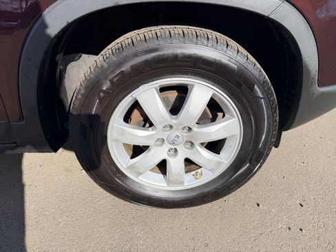 Used 2013 Kia Sorento LX w/ Convenience Pkg image 11