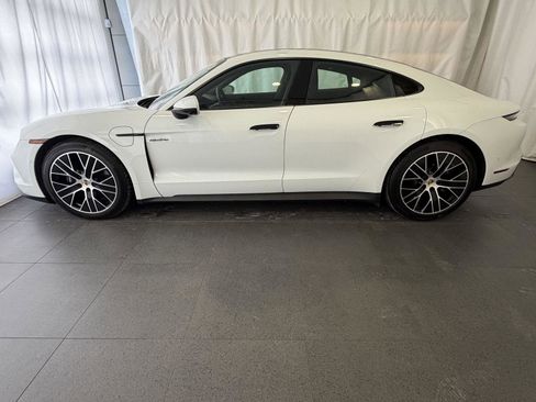 Used 2025 Porsche Taycan image 2