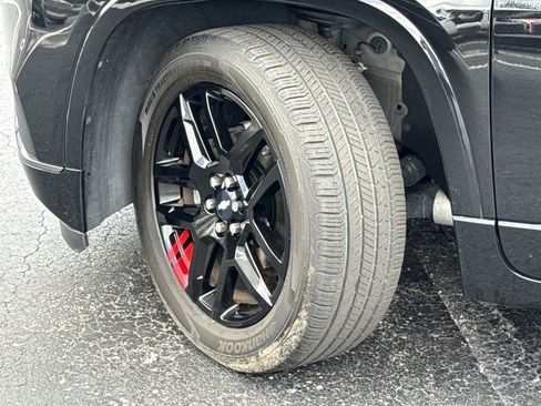 Used 2020 Chevrolet Traverse Premier w/ Redline Edition FWD image 47