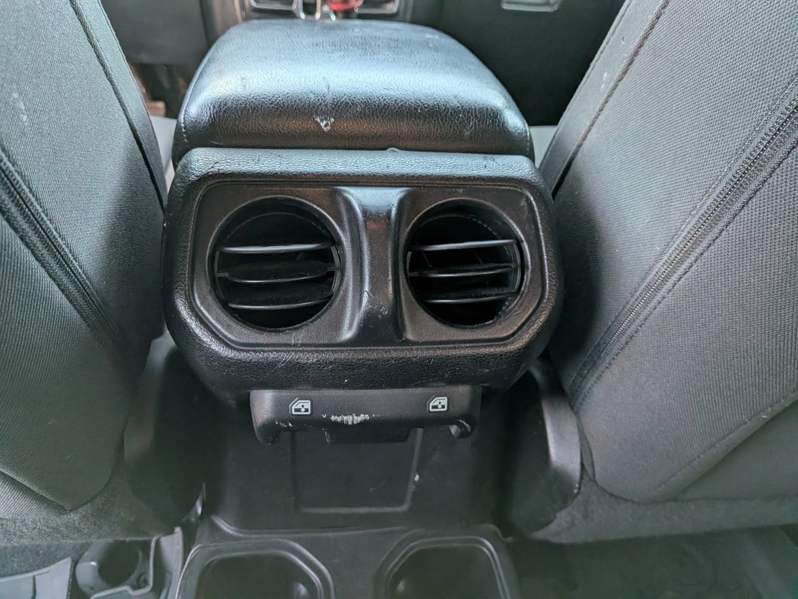 Used 2018 Jeep Wrangler Unlimited Sport S AWD/4WD image 37